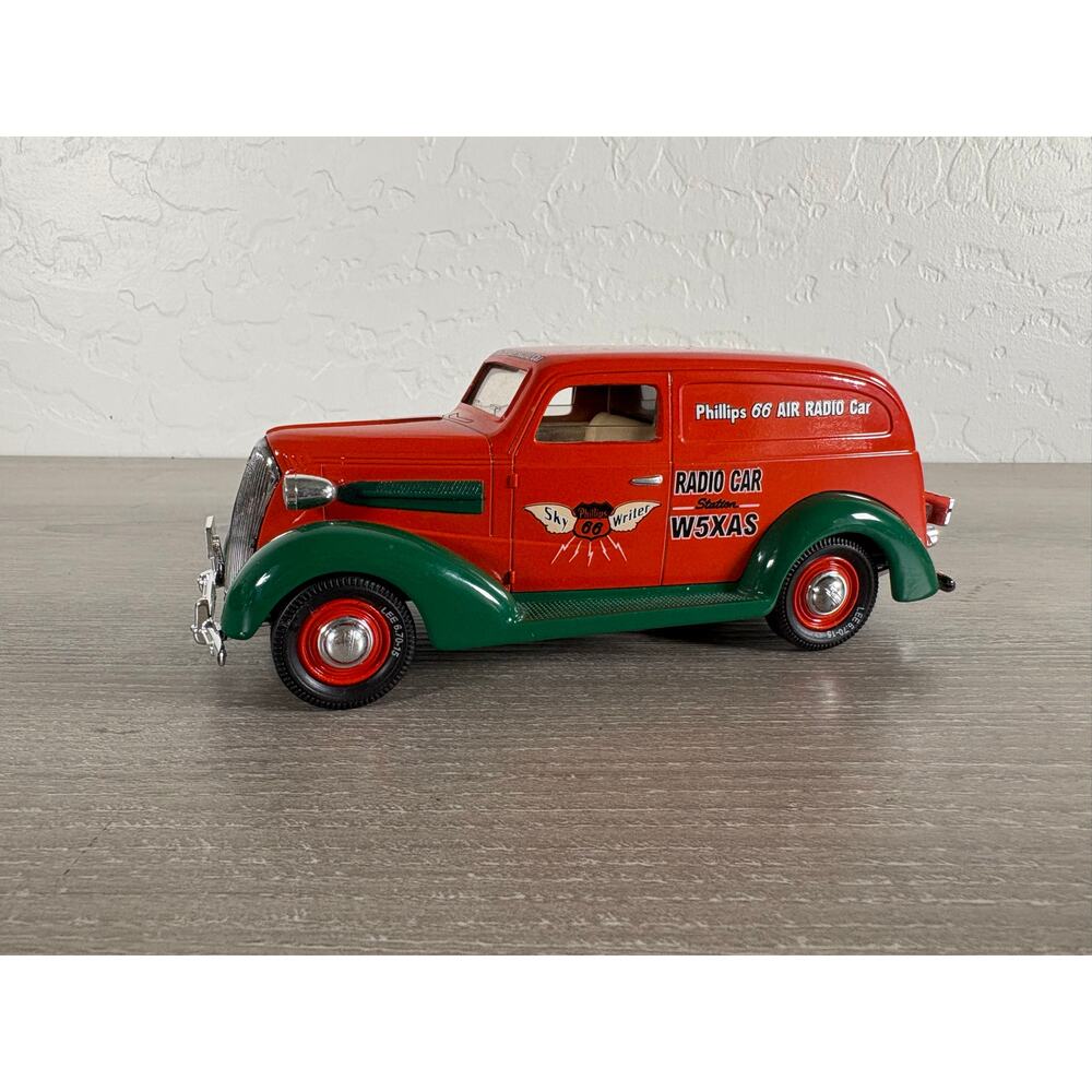 Liberty Classics 1937 Chevrolet Phillips‎ 66 Air Radio W5XAS Diecast Bank w/ Key
